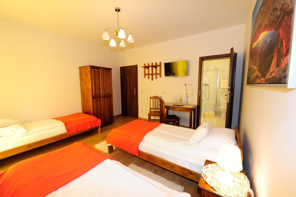 Quadruple Room Private Bathroom